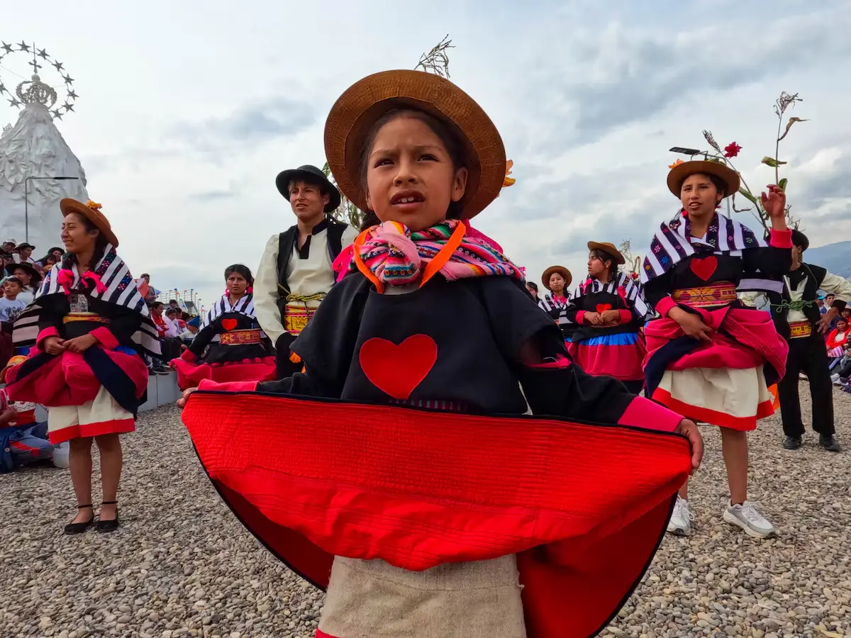 Coloridos bailes tradicionales llenan de identidad y cultura a Sapallanga